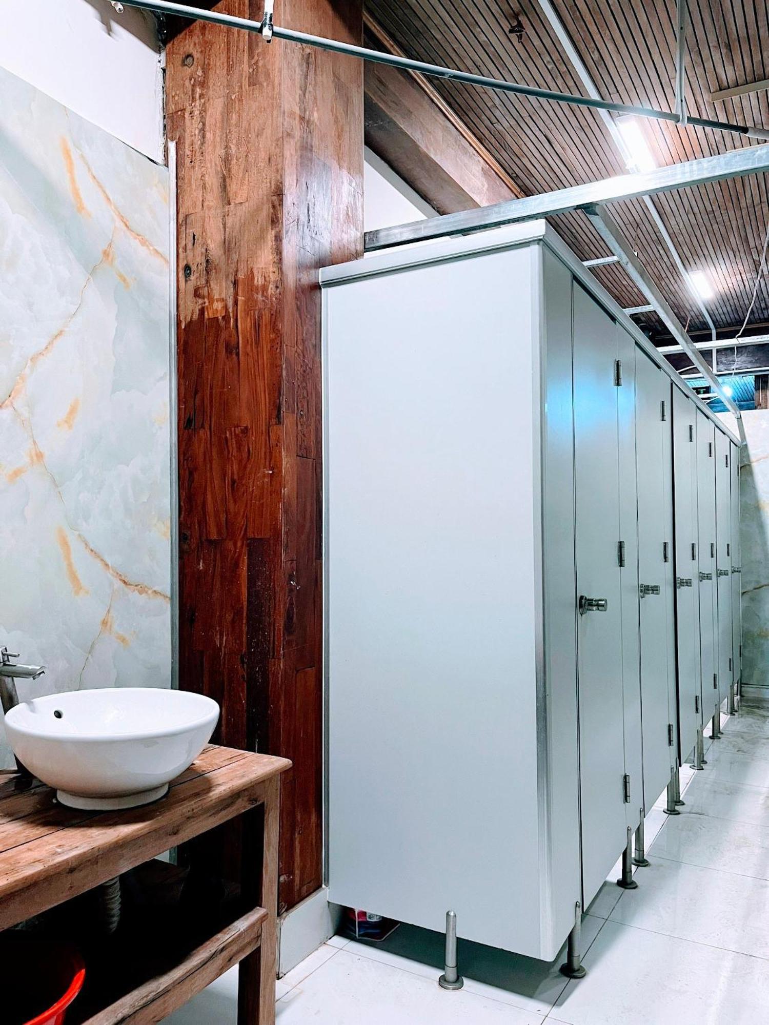 The Gk House Hostel, Ecolliving, Central City, Natural Wooden, Chill View Rooftop, Restaurant And Cocktail Bar 胡志明市 外观 照片