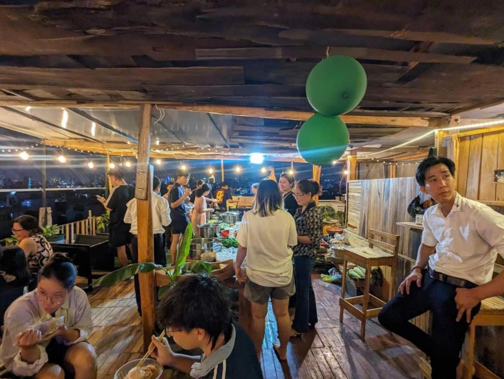 The Gk House Hostel, Ecolliving, Central City, Natural Wooden, Chill View Rooftop, Restaurant And Cocktail Bar 胡志明市 外观 照片